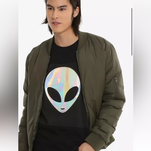 Holographic Alien Black Shirt. Size: Large - Picture 1 of 8